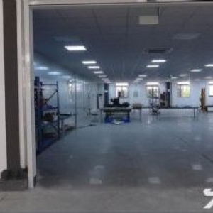 个人出租，高新区梅墟新厂房及办公楼，2500㎡，可分租