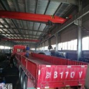 云龙工业区一楼2200平米有行车厂房出租
