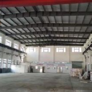 北仑小港工业区一楼1500平高12米有一部20吨一部5吨行车厂房仓库出租