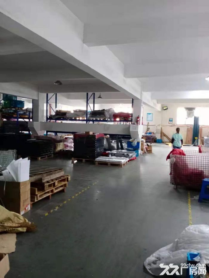 高桥2楼一层厂房出租马路边位置好有货梯有院子-图4